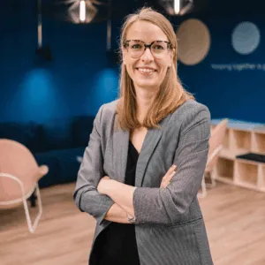 Claudia Schad ist Head of Strategic Sales bei 1000 Satellites