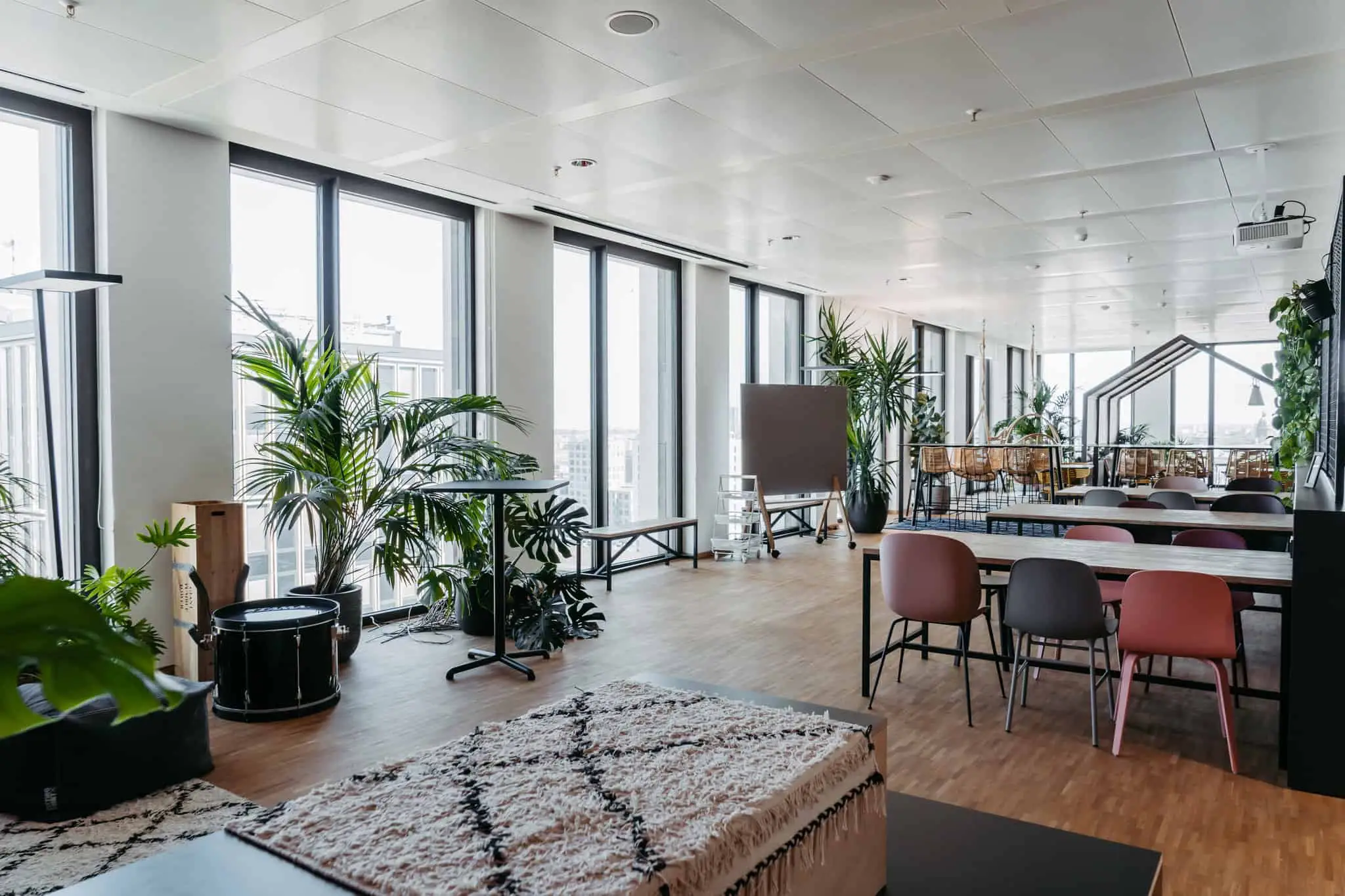 Meetingraum und Collaboration Space im Satellit Mannheim Glückstein | 1000 Satellites bietet Coworking, Eventlocations und Meetingräume in Hamburg, München und Rhein-Neckar