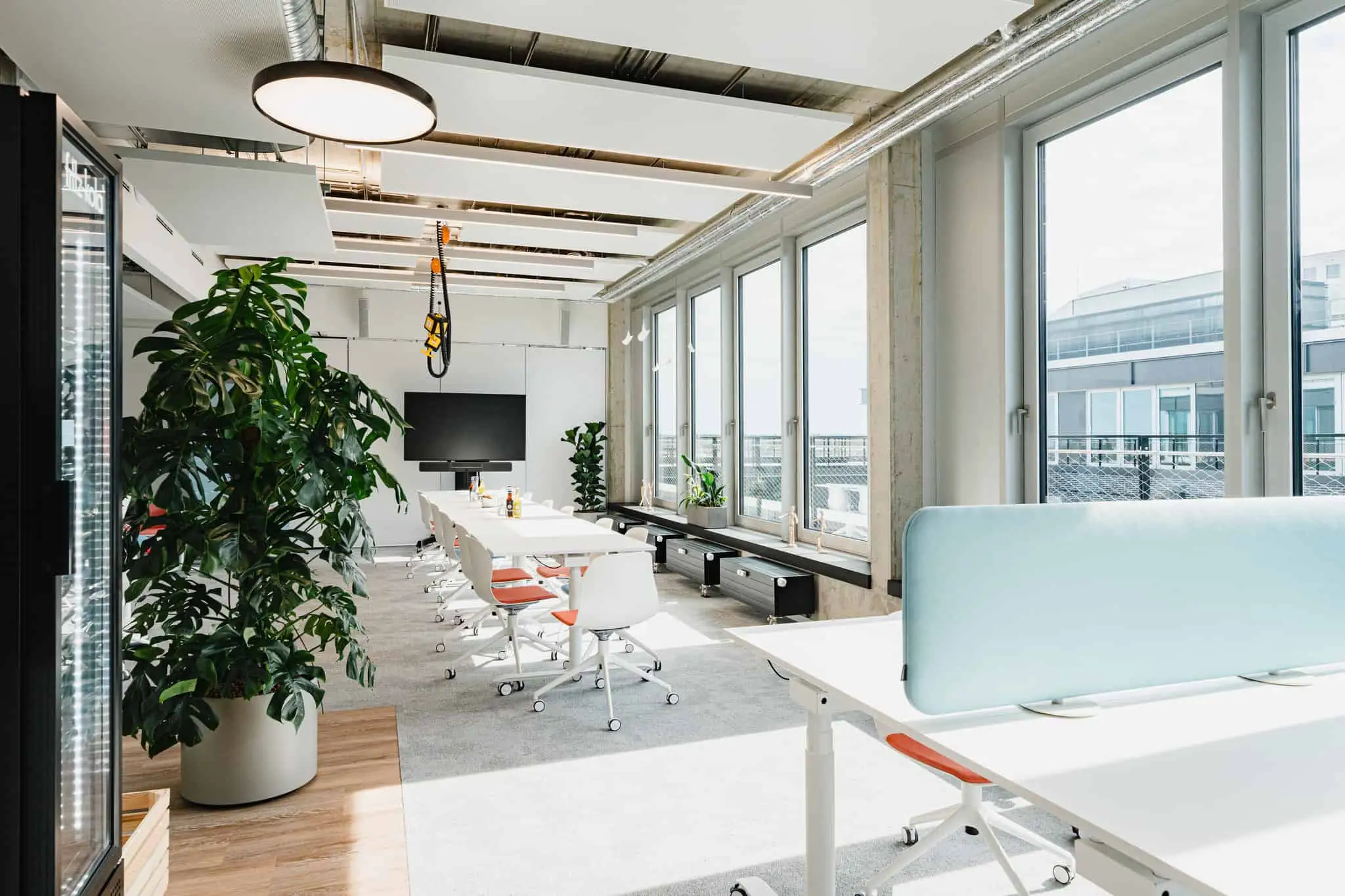 Meetingraum und Collaboration Space im Satellit München SoHo Obersendling | 1000 Satellites bietet Coworking, Eventlocations und Meetingräume in Hamburg, München und Rhein-Neckar