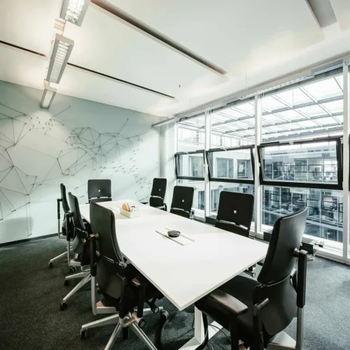 Meetingraum Bavaria im Satelliten Theresienhöhe in München | 1000 Satellites bietet Eventmöglichkeiten in München, Hamburg und der Region Rhein-Neckar