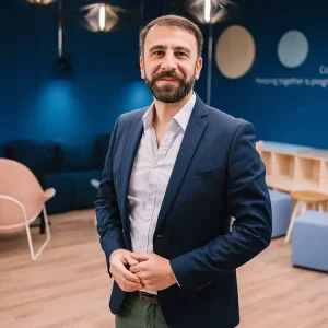 Portrait Murat Kaya - 1000-Satellites-Team in Hamburg